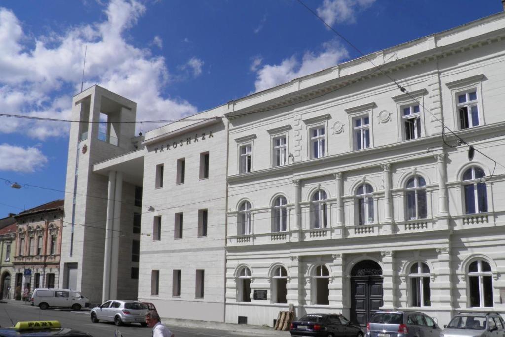 Smart Business Apartman Miskolc Exterior foto